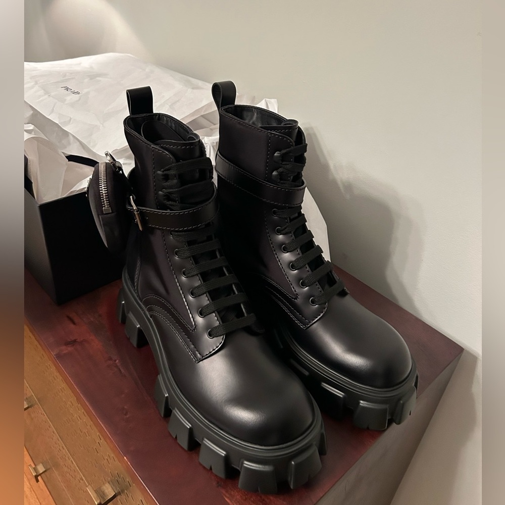 Prada boots - Picture 2 of 9